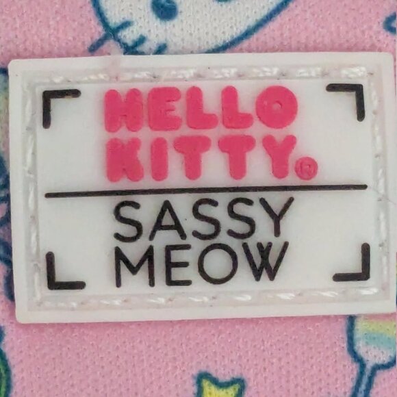 Sassy Meow Hello Kitty® Pink Medium Cat Harness - Picture 4 of 5